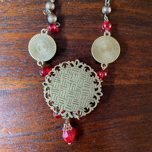 Divine Iguana Santa Claus Necklace - Picture 3 of 8